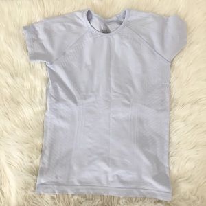 Athleta Girl Tracker Short sleeve Tee, XL/14 blue